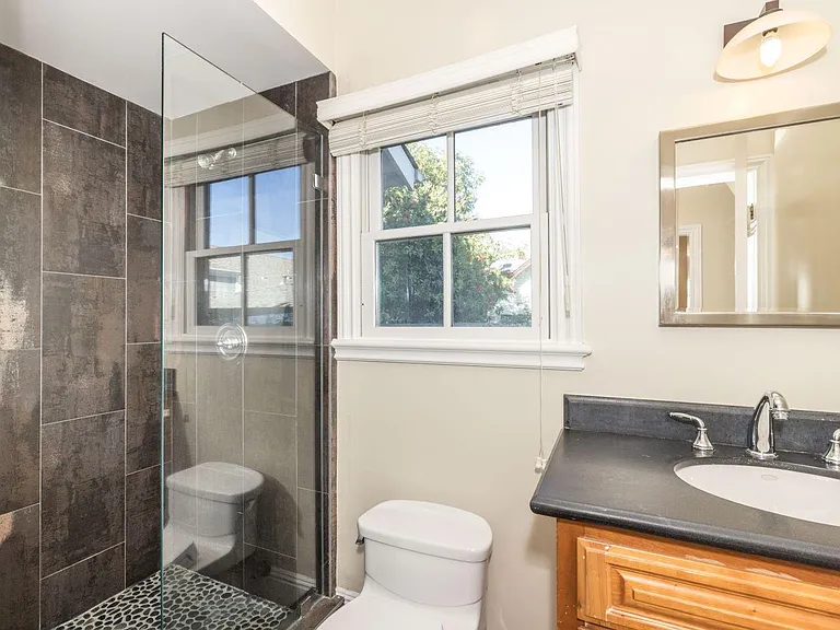 Downstairs full bathroom
