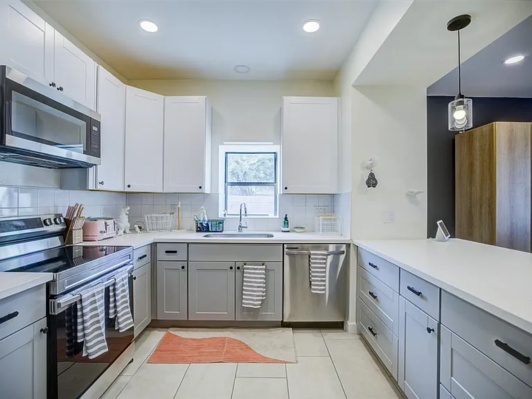 135 W 26th St — Photo 12