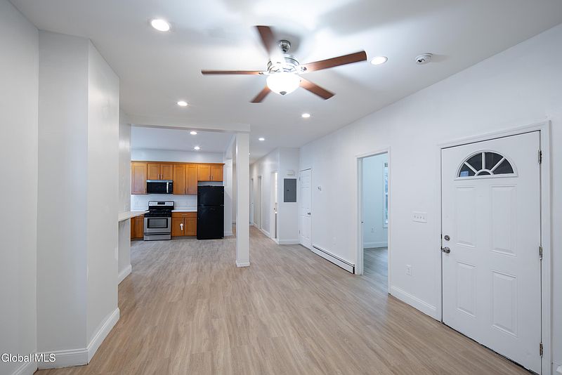 4th image of 2210 15th Street