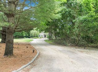 202 S Country Rd, Bellport Village, NY 11713