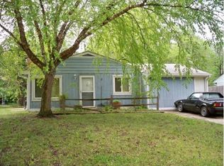 1329 SW 30th St, Topeka, KS 66611