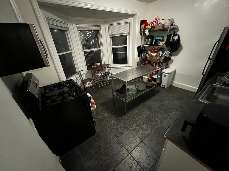 40 Hillside St — Photo 45