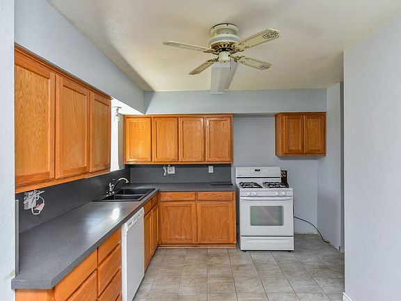 4th image of 1836 Trent Dr
