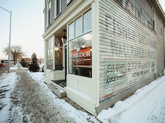 4th image of 637 Stocking Ave NW