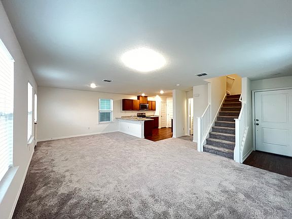 5th image of 10643 W Military Dr Unit 27