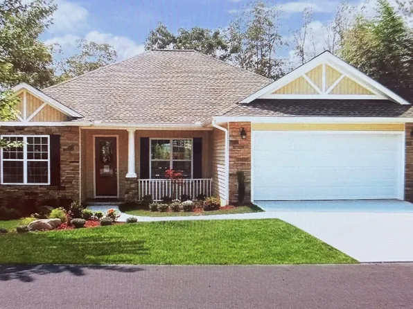 18 Eagle Pointe Way, Flat Rock, NC 28731