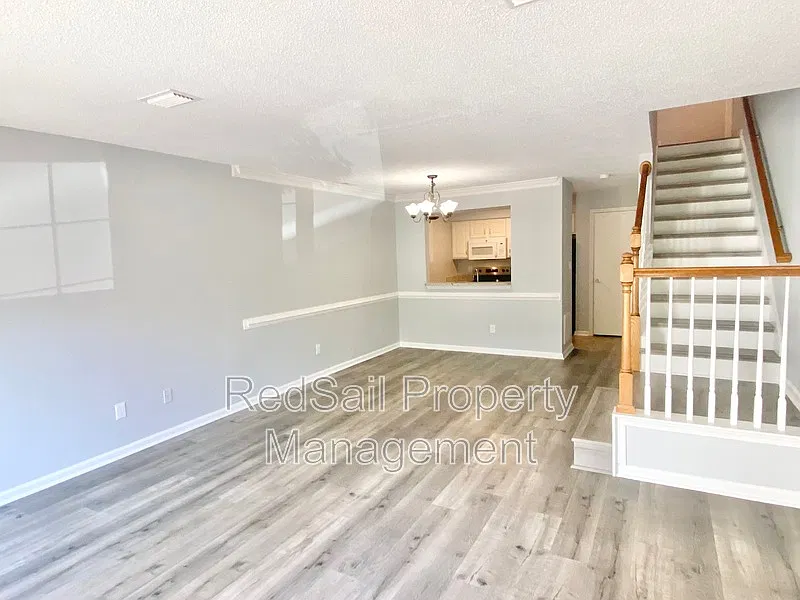 2 bed, 2.5 bath, 1249 sqft, $2,095 — Photo 2