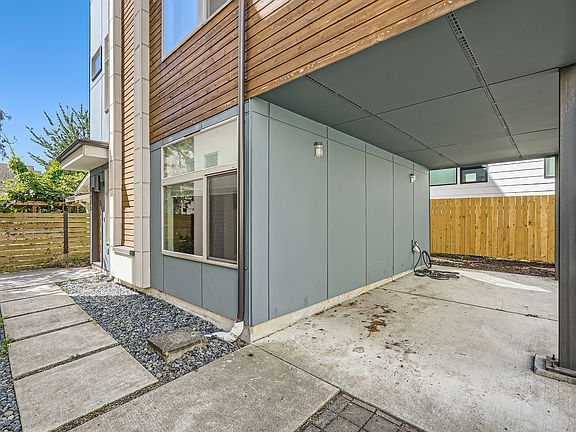 3rd image of 2218 NW 61st St #C