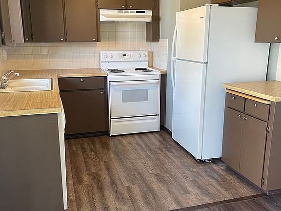 4th image of 1314-1316 W Chelan Ave