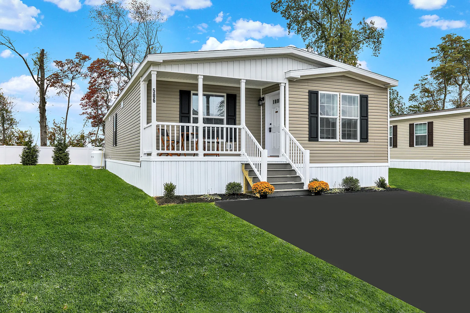 506 Barrington Rd photo 1