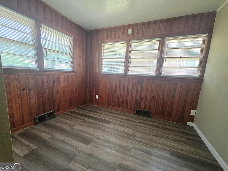 2639 Tredway Dr — Photo 18