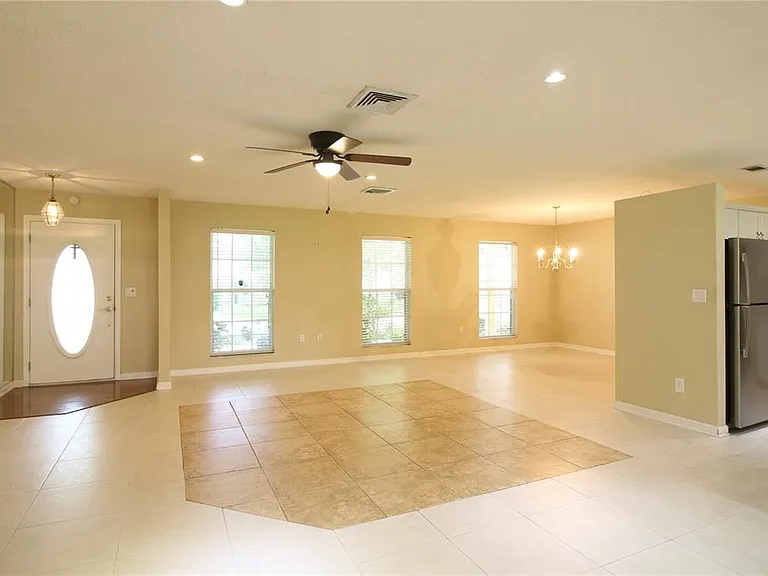 1311 Glenview Ln — Photo 7