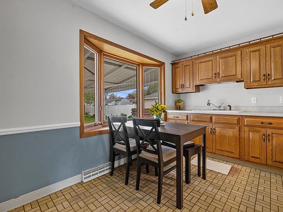 5th image of 2921 Winthrop AVENUE