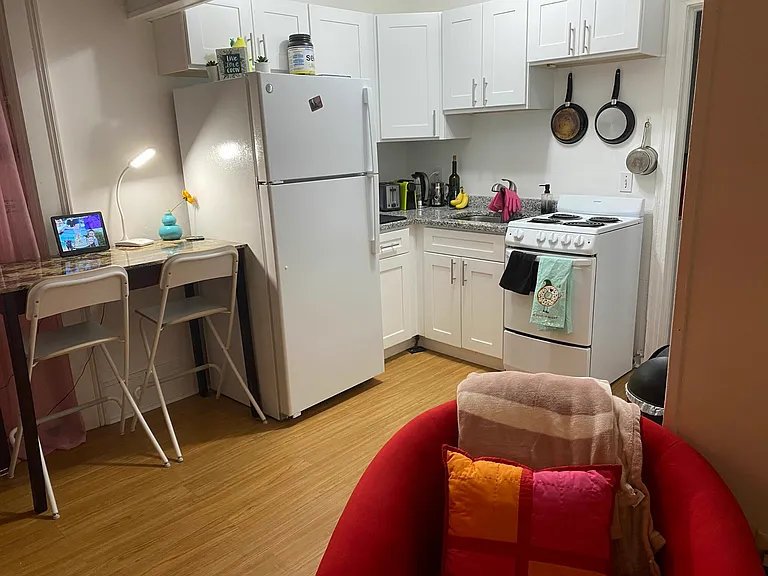 465 Park Dr #8 — Photo 3