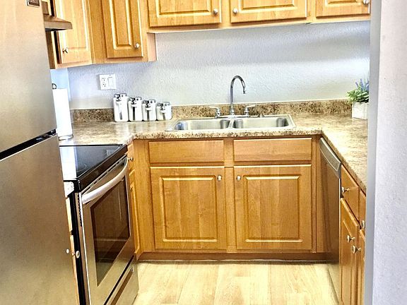 3rd image of 3810 N Maryvale Pkwy APT 2036