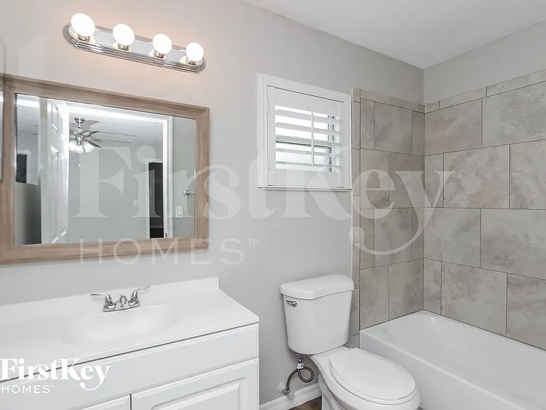 1309 Buffing Cir SE — Photo 9