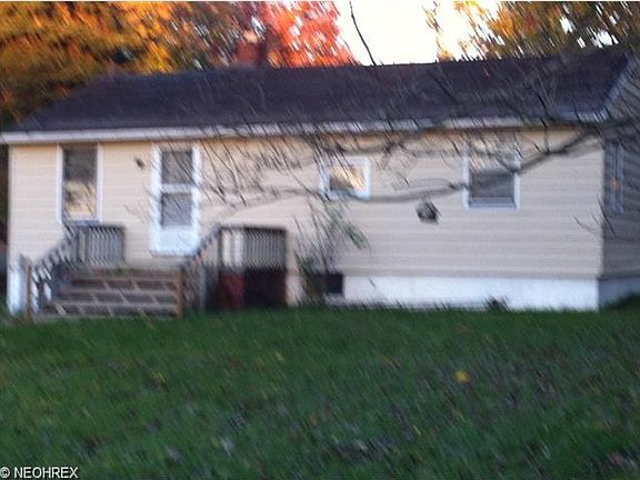 3rd image of 412 Hazelwood Extension Ave