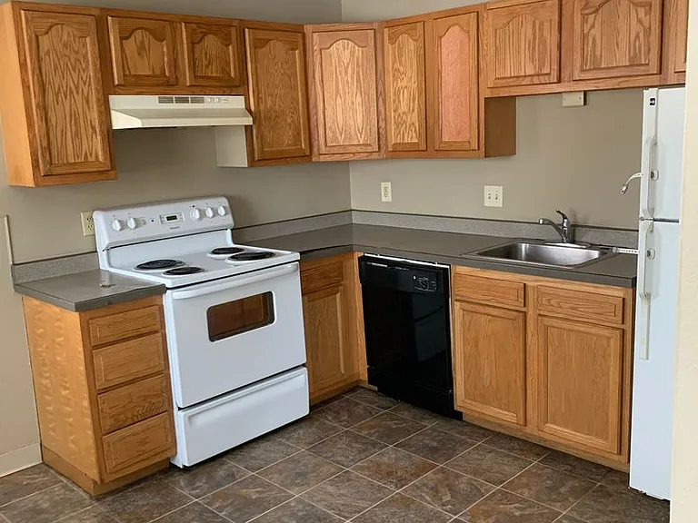 College Park Apartments — Photo 121