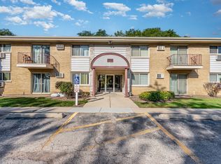 5740 Concord Ln APT 12, Clarendon Hills, IL