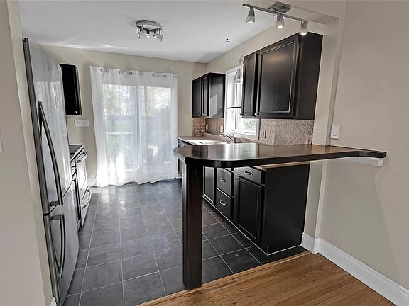 19 Saint Elmo Rd #1, Winnipeg, MB R2M 3H2 | Zillow