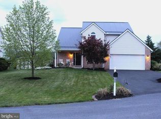 875 Steven Ct, Chambersburg, PA 17202