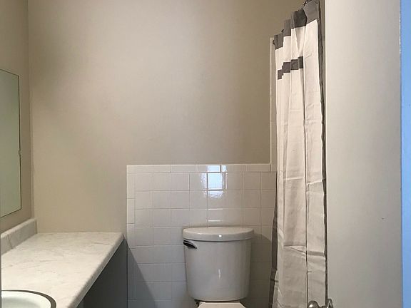 5th image of 808 Melody Ln
