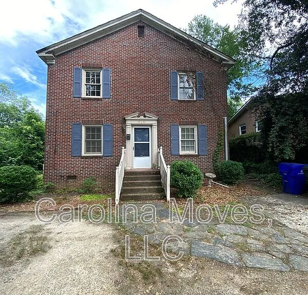 808 N Main St — Photo 1