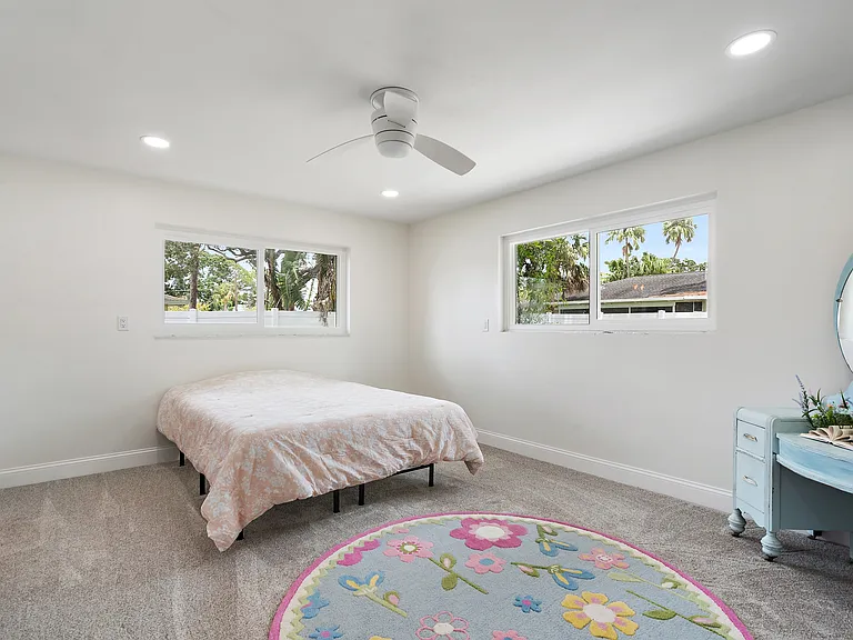 5273 Denver St NE — Photo 16