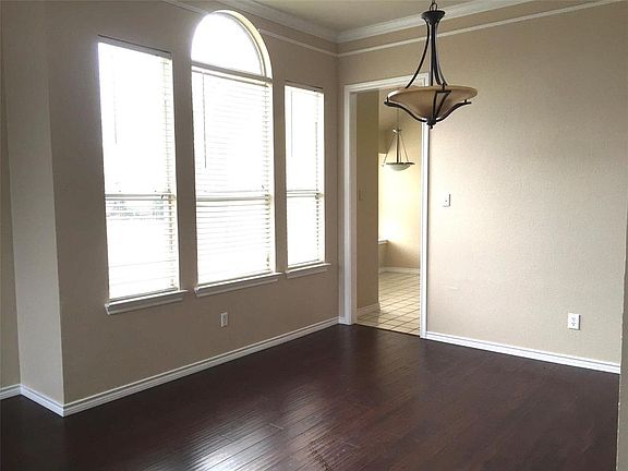 4th image of 1605 Shady Oaks Ln