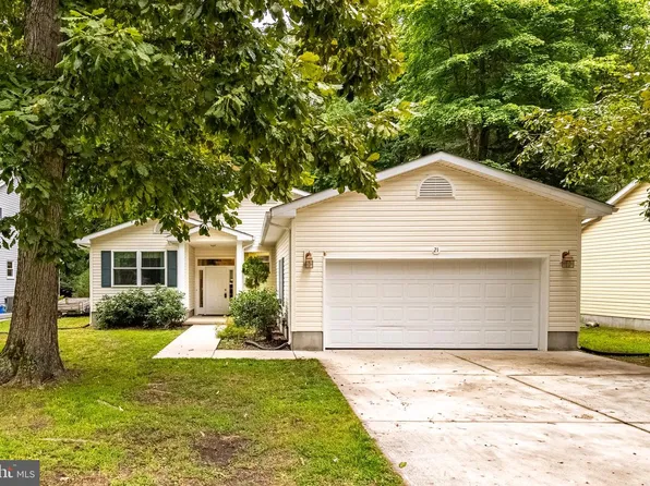 21 Castle Dr, Ocean Pines, MD 21811