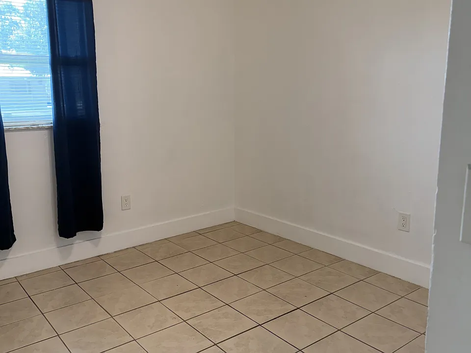 2804 River Ridge Blvd #1