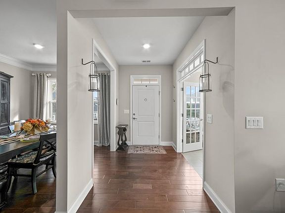 5th image of 351 Cherokee Station Cir