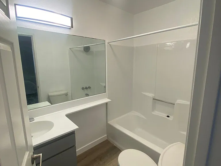 2310 Montrose Ave #3 — Photo 13