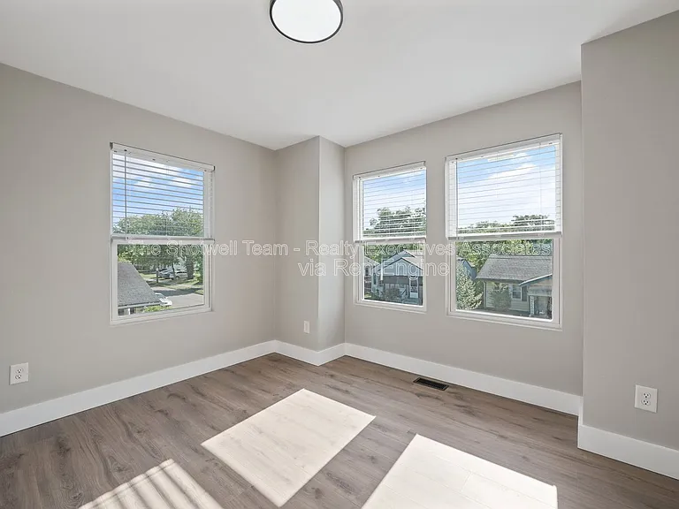 2711 Tarleton Ave — Photo 3