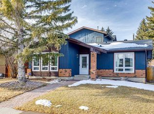 119 Midland Cres SE, Calgary, AB T2X 1N8
