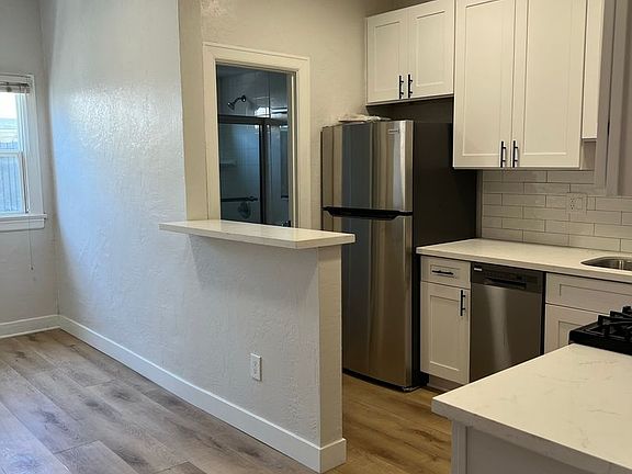 3rd image of 643 W 30th St APT 16