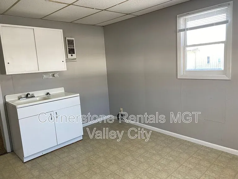 405 2nd St NE #2 — Photo 6