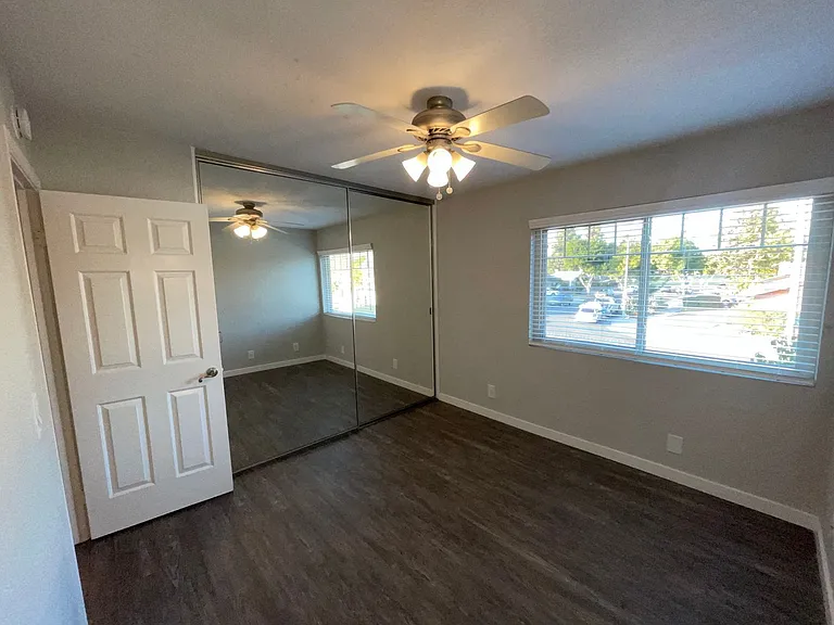 Park Plaza Apartments — Photo 56
