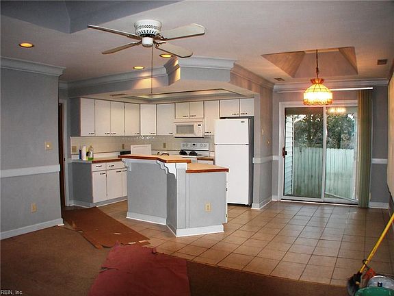 2nd image of 1169 Reel St