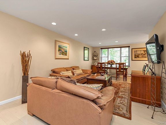 5th image of 25 Canterbury Road #1F