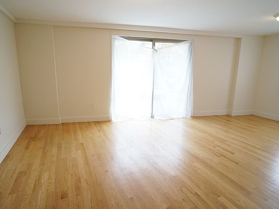 2nd image of 2155 Daly Ave #2A