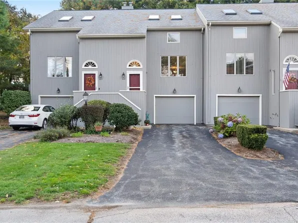 22 Tamarac Dr #B, Smithfield, RI 02828