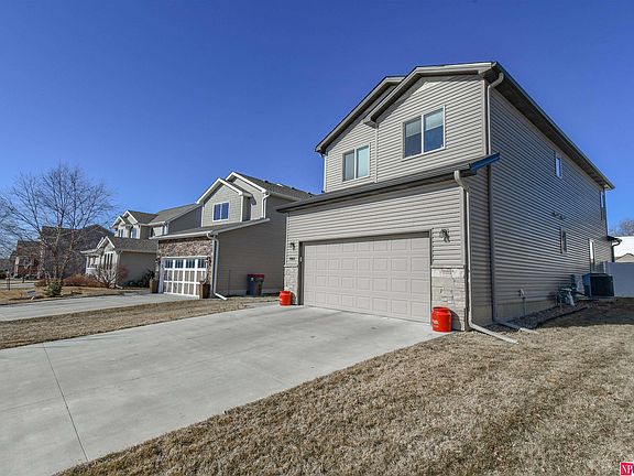 3rd image of 9564 Forest Glen Dr