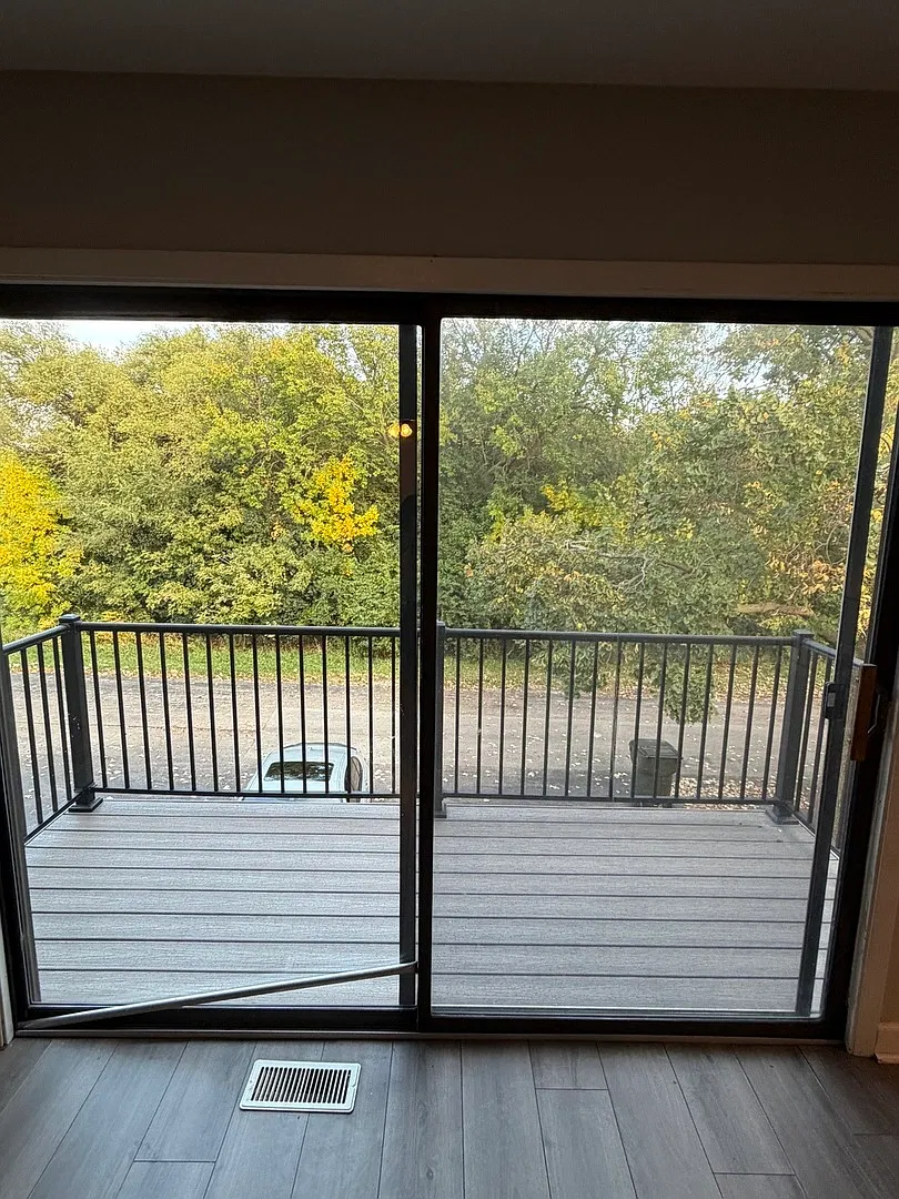 2 bed, 944 sqft, $1,900 — Photo 4