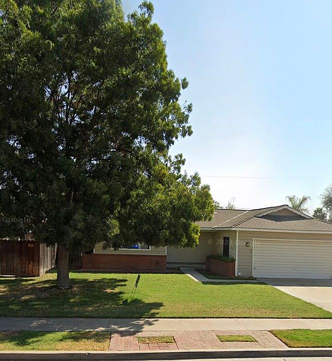 2nd image of 2025 N Mayfair Dr