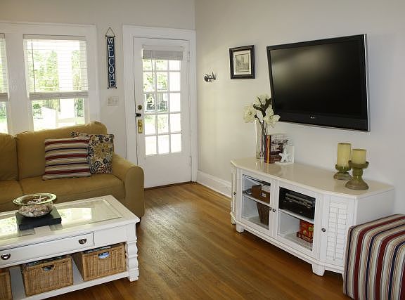 2nd image of 2110 Elizabeth Ave
