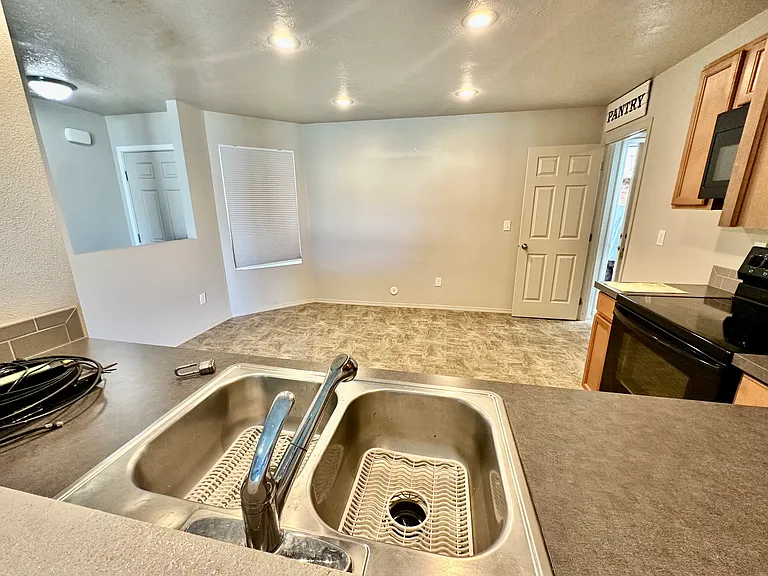 16928 Loggia Ave — Photo 6
