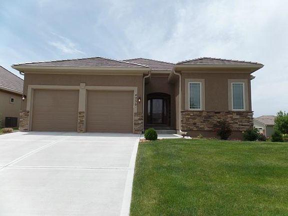 2nd image of 4250 NE Park Springs Dr
