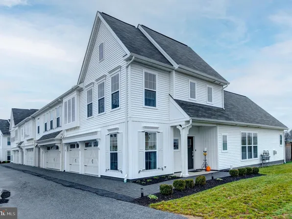 1327 Carnegie Way, Mechanicsburg, PA 17055