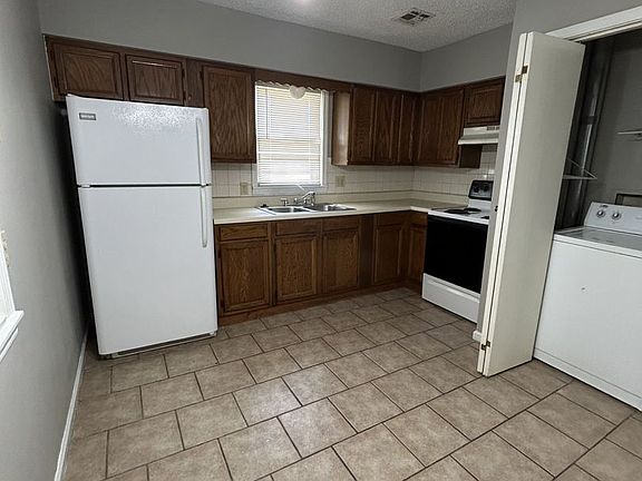4th image of 909 E Quincy St APT A